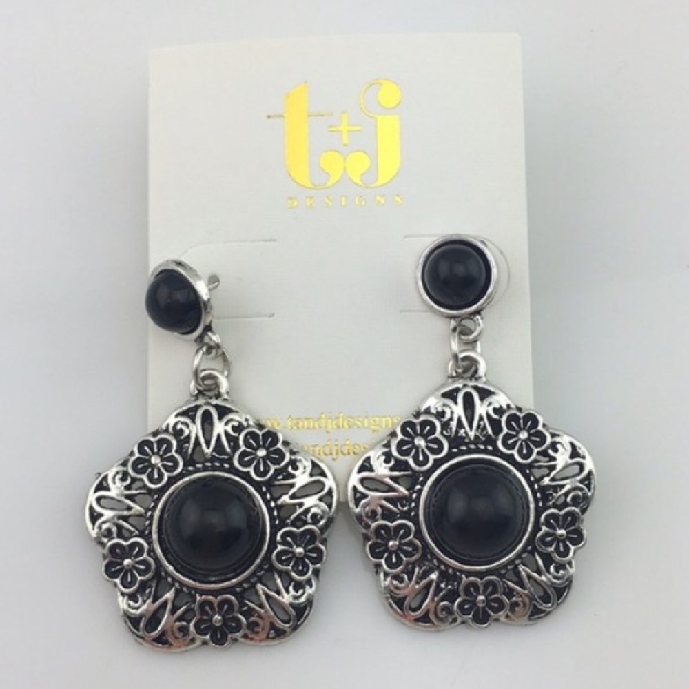 🔴 3 for $25 🔴 Black Stone Flower Earrings
